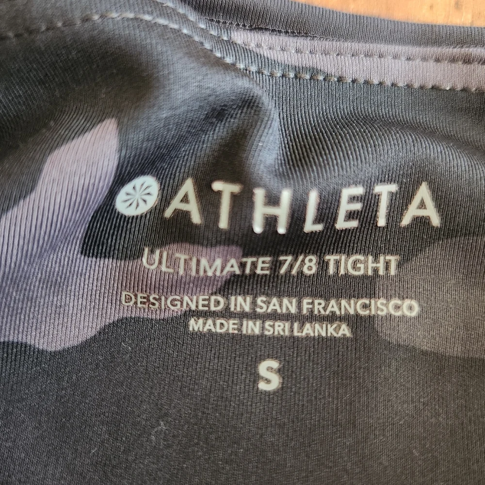 Athleta Ultimate 7/8 Tight Stash Pocket Legging In Black & Gray Camo S